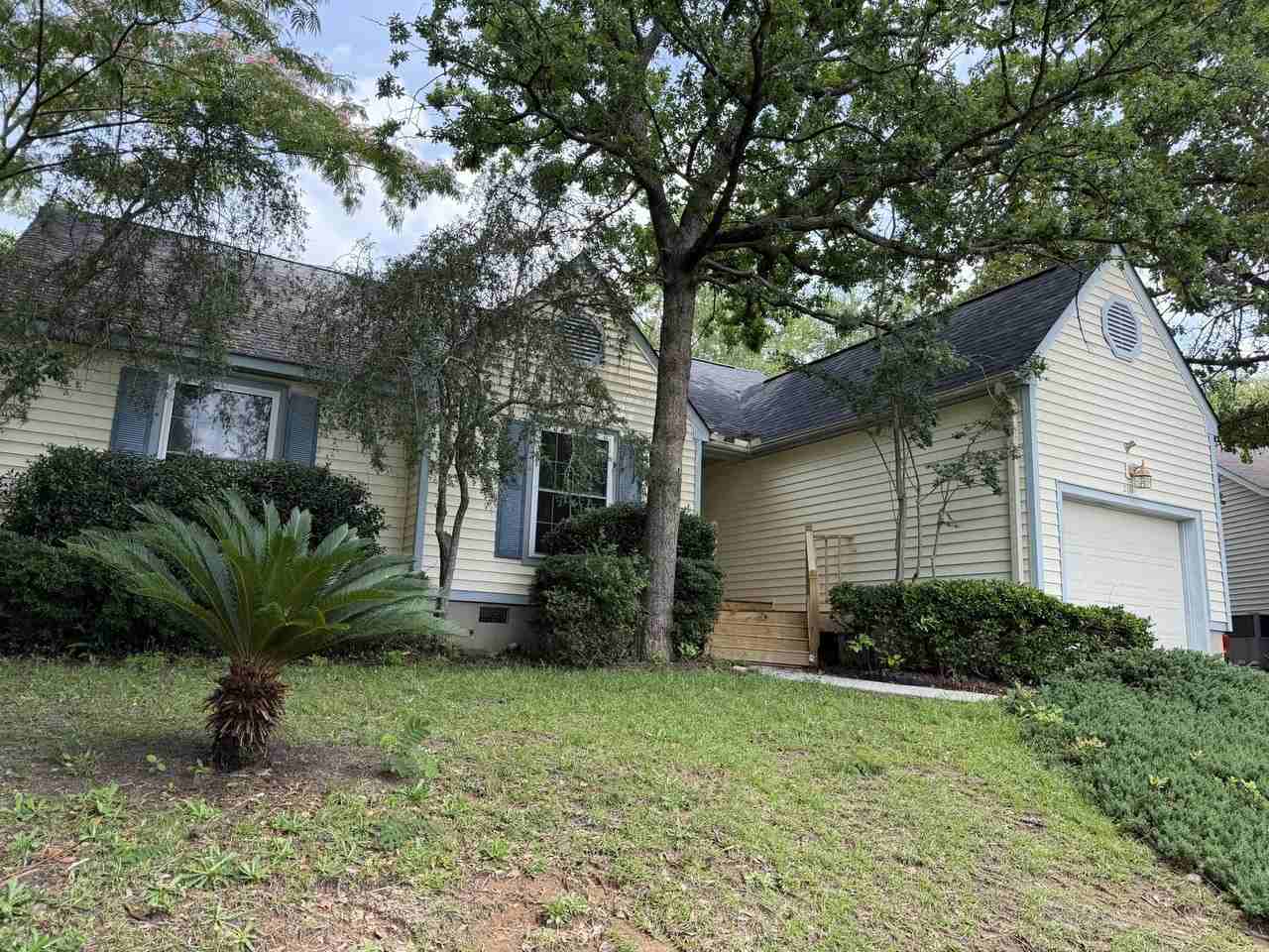 210 Suffolk Dr - Photo 3 of 22