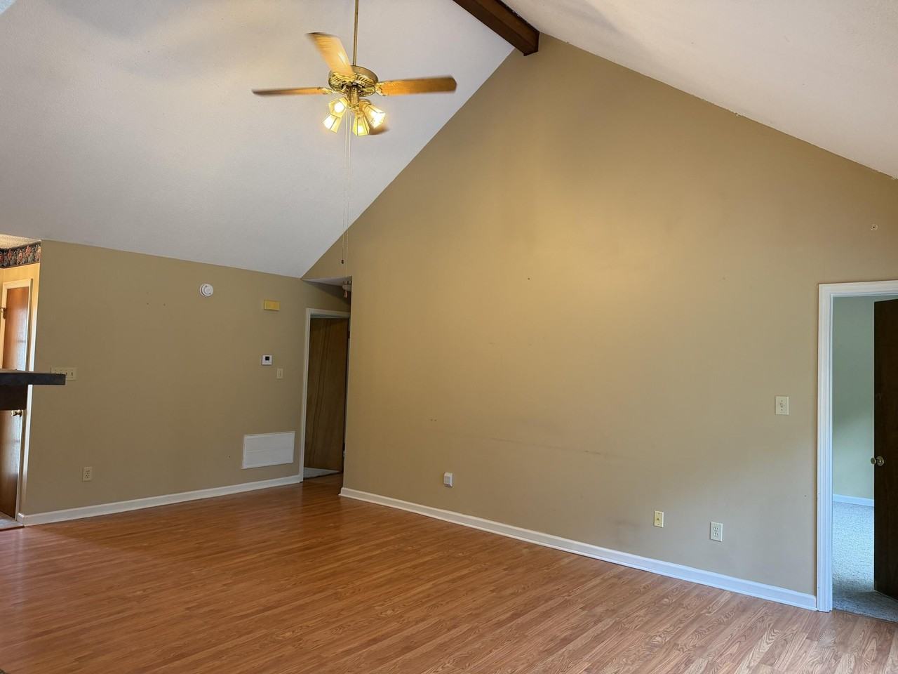 210 Suffolk Dr - Photo 6 of 22