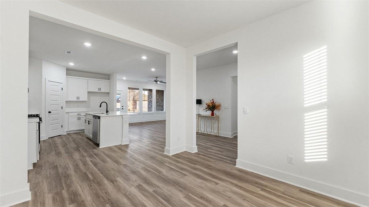 4820 W Aurora St - Photo 5 of 17