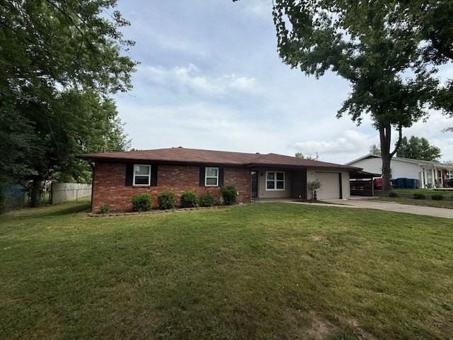 1311 Royal Dr - Photo 2 of 20