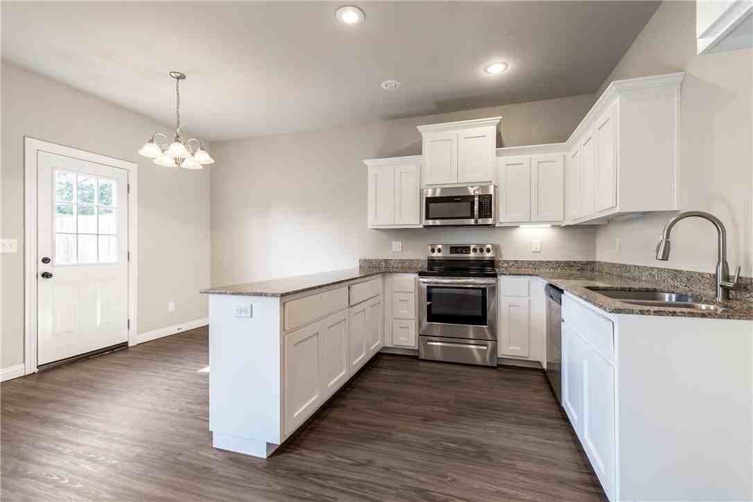 842 Baker St Nw - Photo 2 of 17