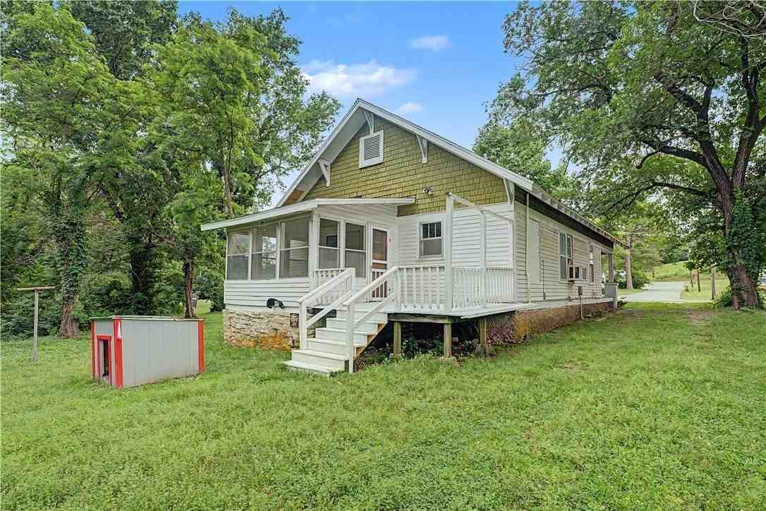 810 King Ave - Photo 4 of 22