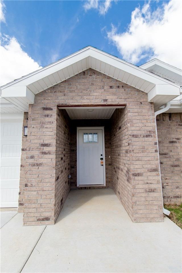 801 Lewis St - Photo 2 of 24