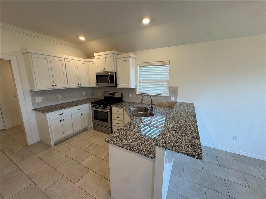 4304 W Newton Ave - Photo 5 of 22
