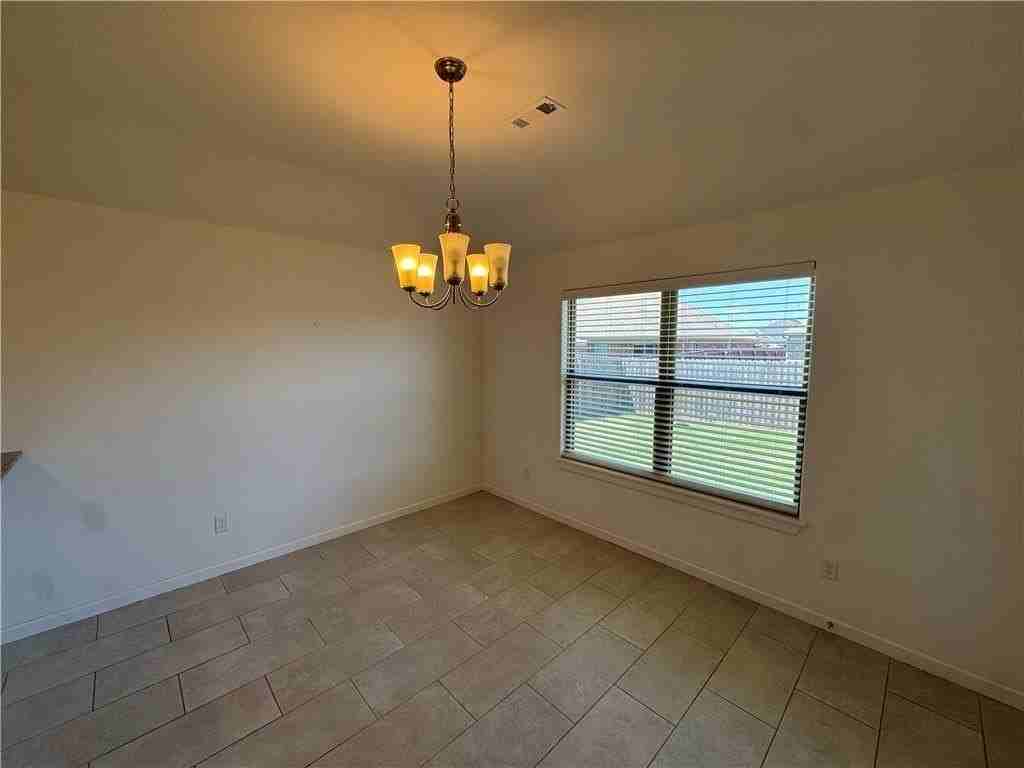 4304 W Newton Ave - Photo 6 of 22