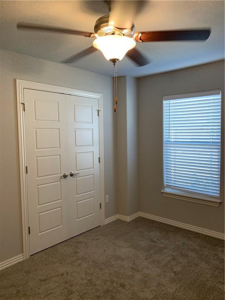 4371 W Barhem Dr - Photo 6 of 8