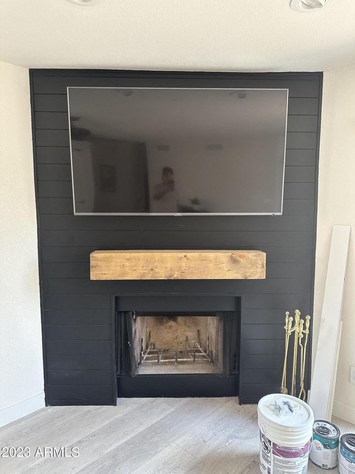 11145 N 109th St - Photo 2 of 15