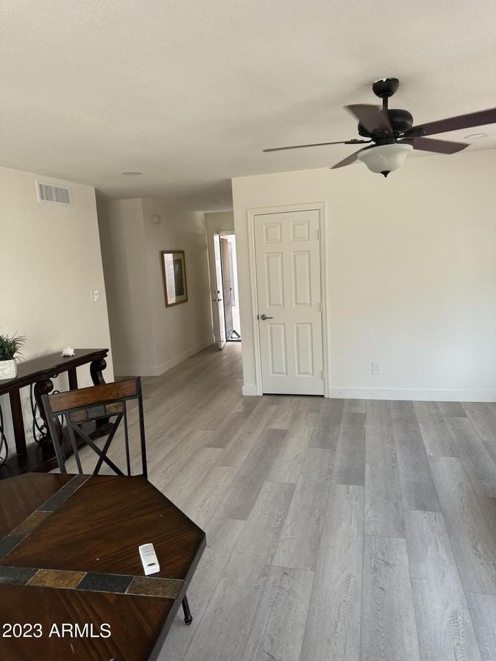 11145 N 109th St - Photo 4 of 15