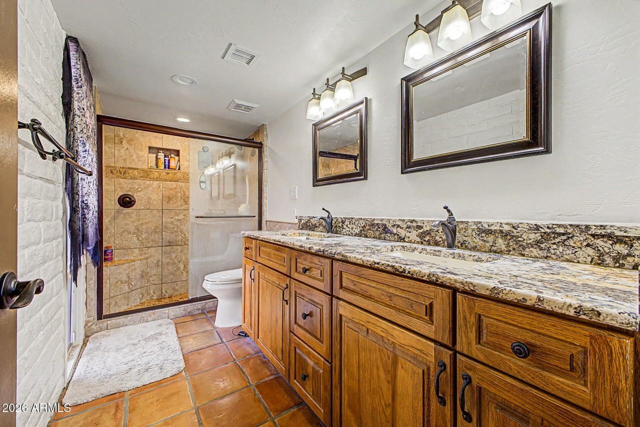 6510 E Dixileta Dr - Photo 6 of 43