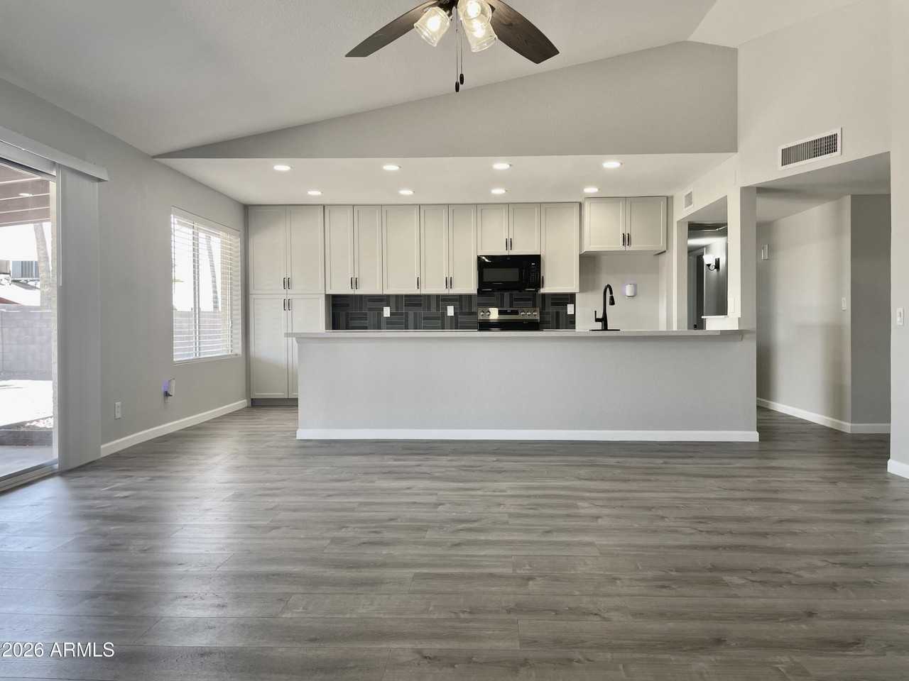 3901 W Sweetwater Ave - Photo 5 of 29
