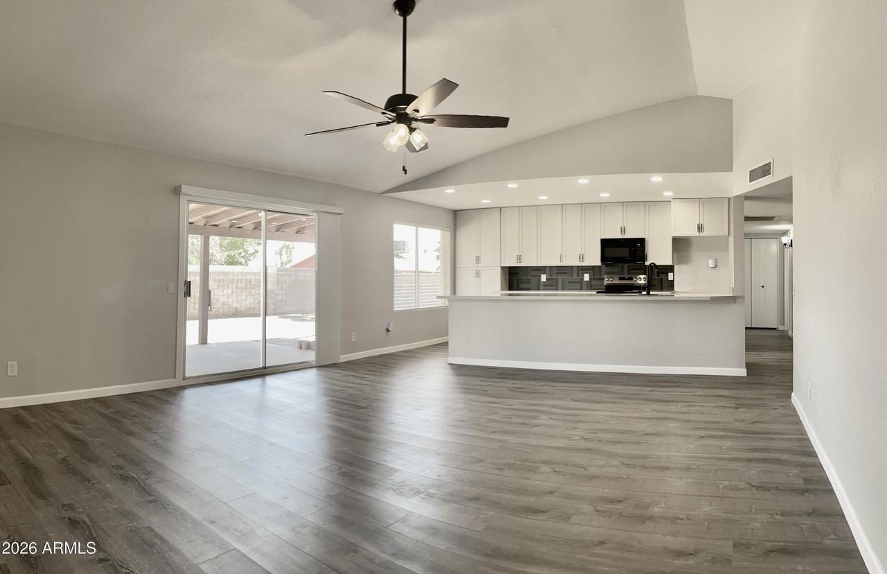 3901 W Sweetwater Ave - Photo 7 of 29