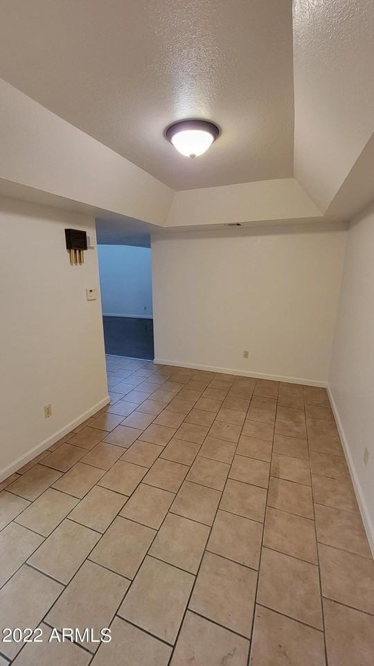 9201 N 47th Dr - Photo 6 of 25
