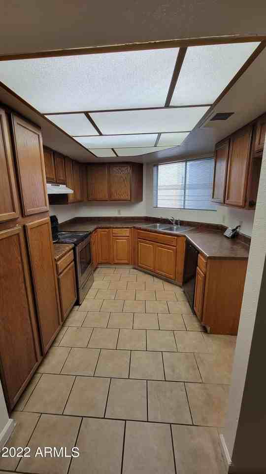 9201 N 47th Dr - Photo 7 of 25
