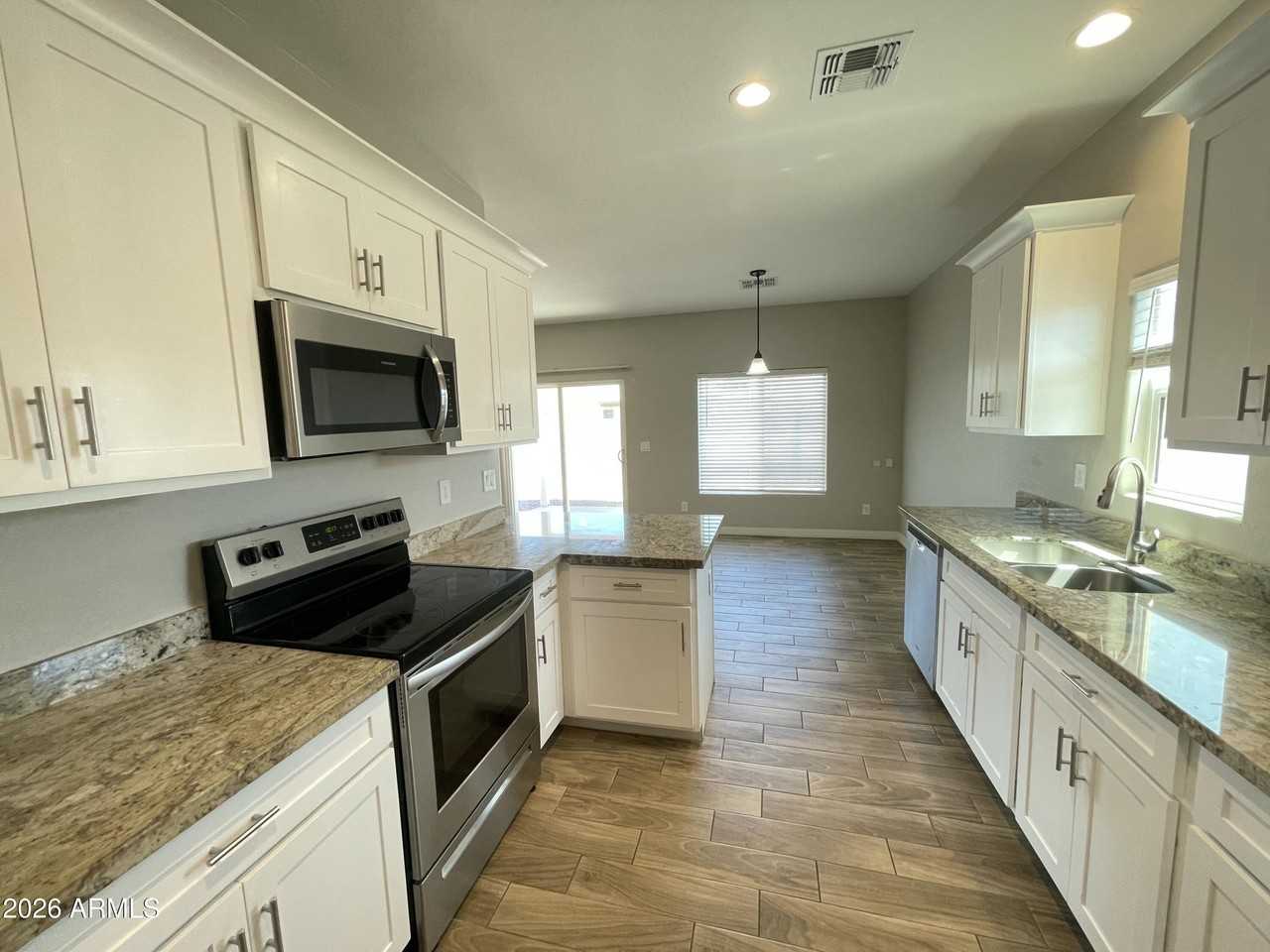 11176 W Cambria Cir - Photo 3 of 16