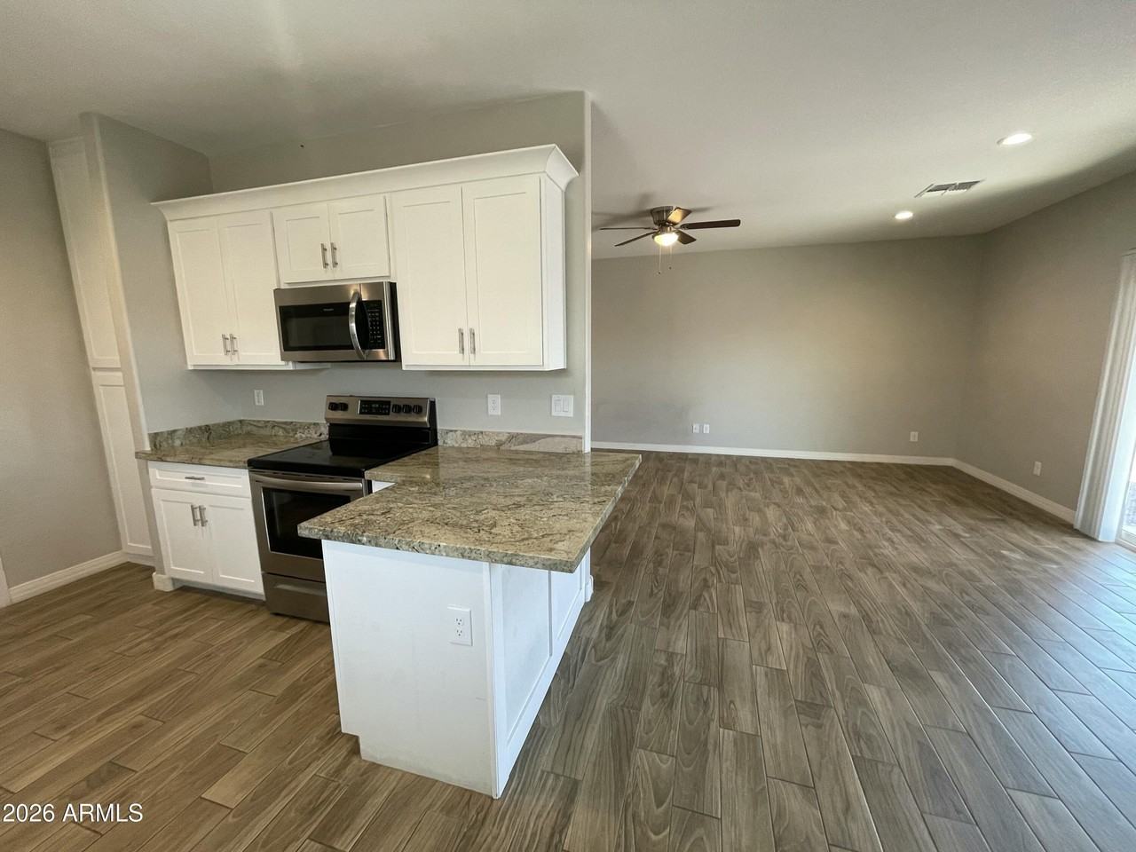 11176 W Cambria Cir - Photo 4 of 16