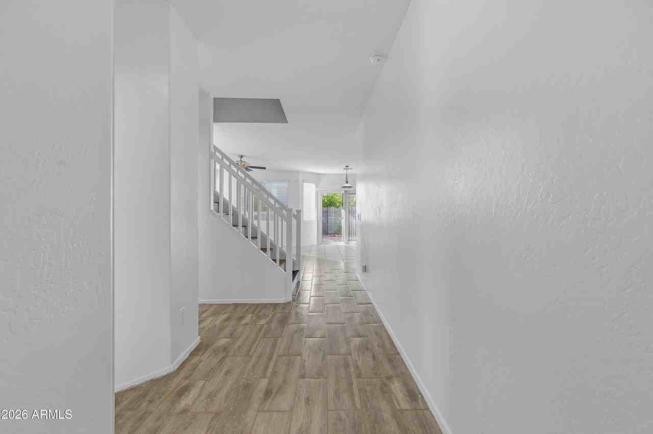 2524 S 89th Ln - Photo 7 of 45