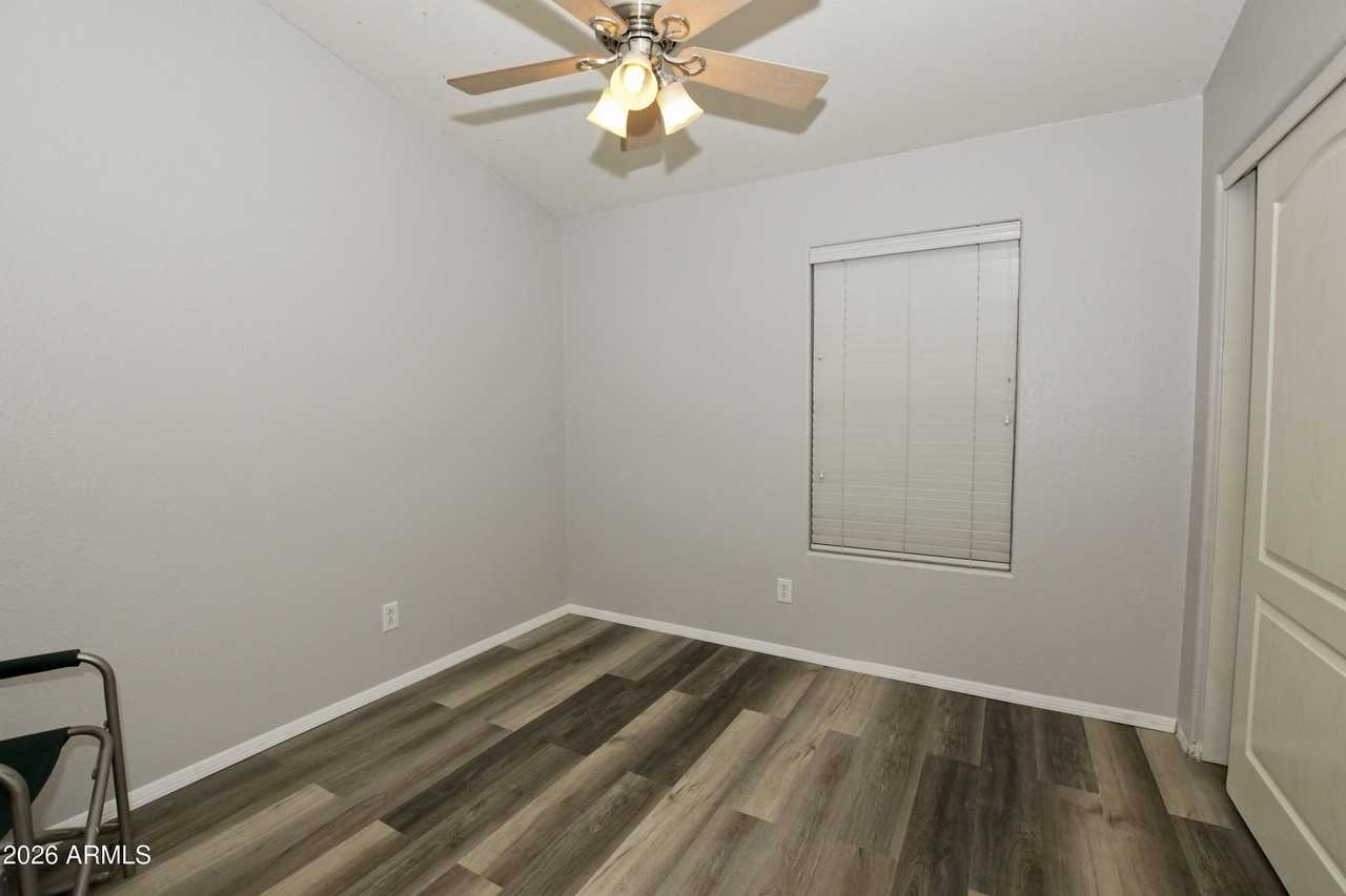 10221 W Daley Ln - Photo 2 of 17