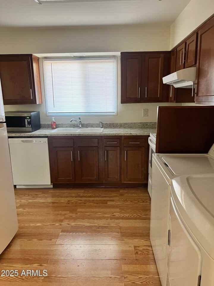 6604 S Lakeshore Dr #D - Photo 6 of 19