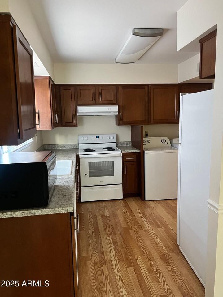 6604 S Lakeshore Dr #D - Photo 7 of 19