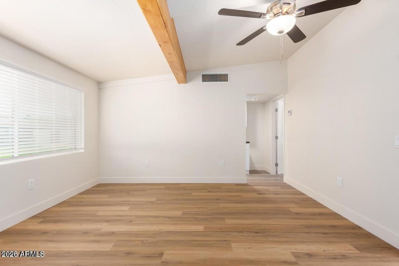6043 W Laurie Ln #4 - Photo 4 of 15
