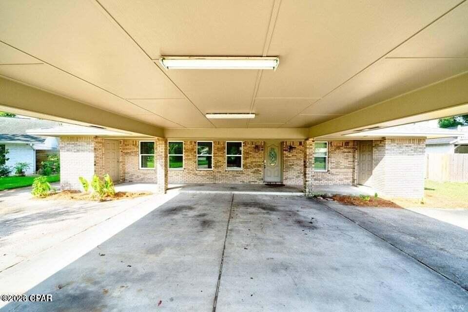 350 Greenwood Cir - Photo 5 of 34