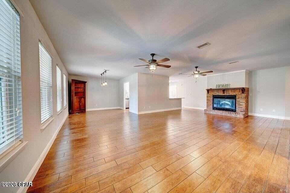 350 Greenwood Cir - Photo 7 of 34