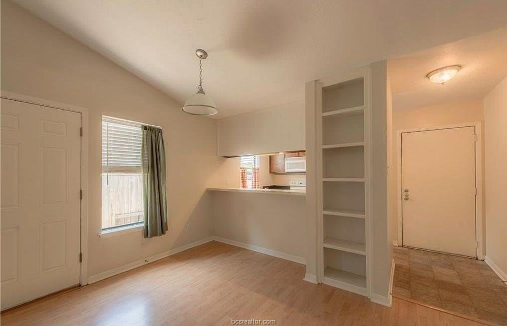 2515 Hickory Dr - Photo 4 of 15