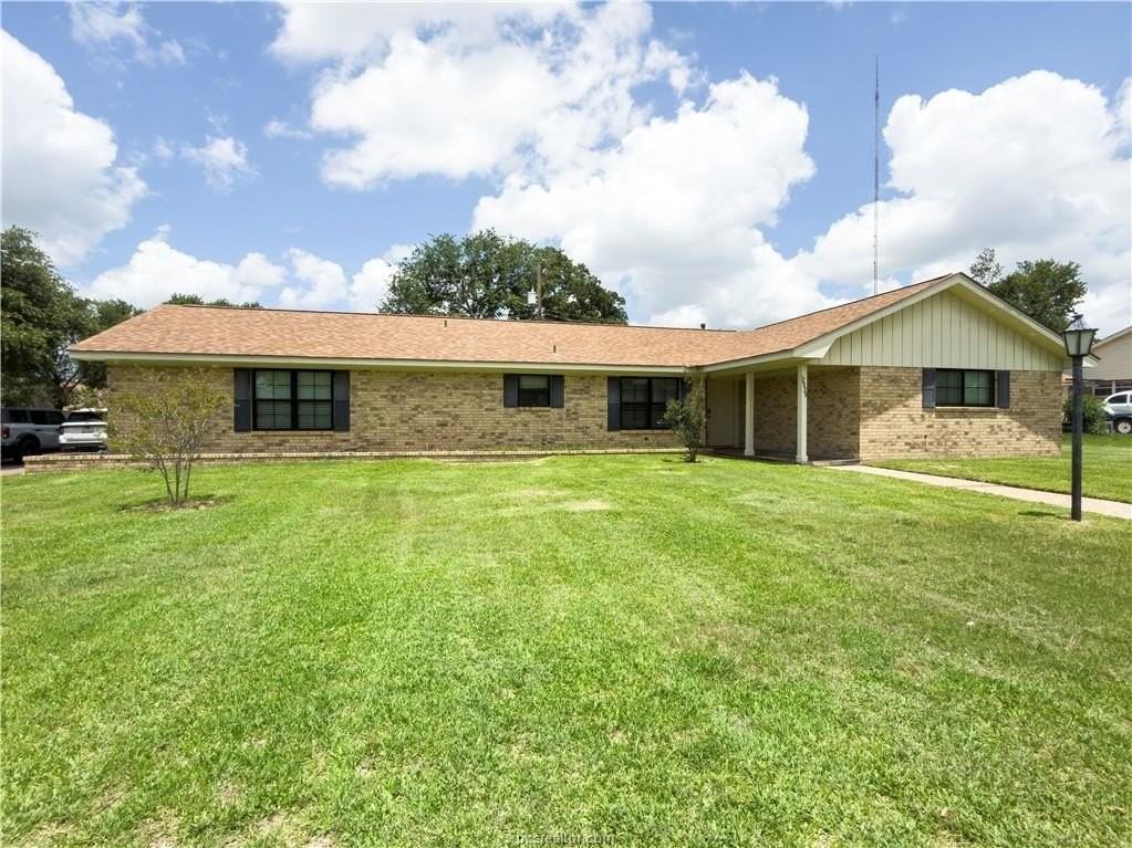 2525 Willow Bend Dr - Photo 2 of 27