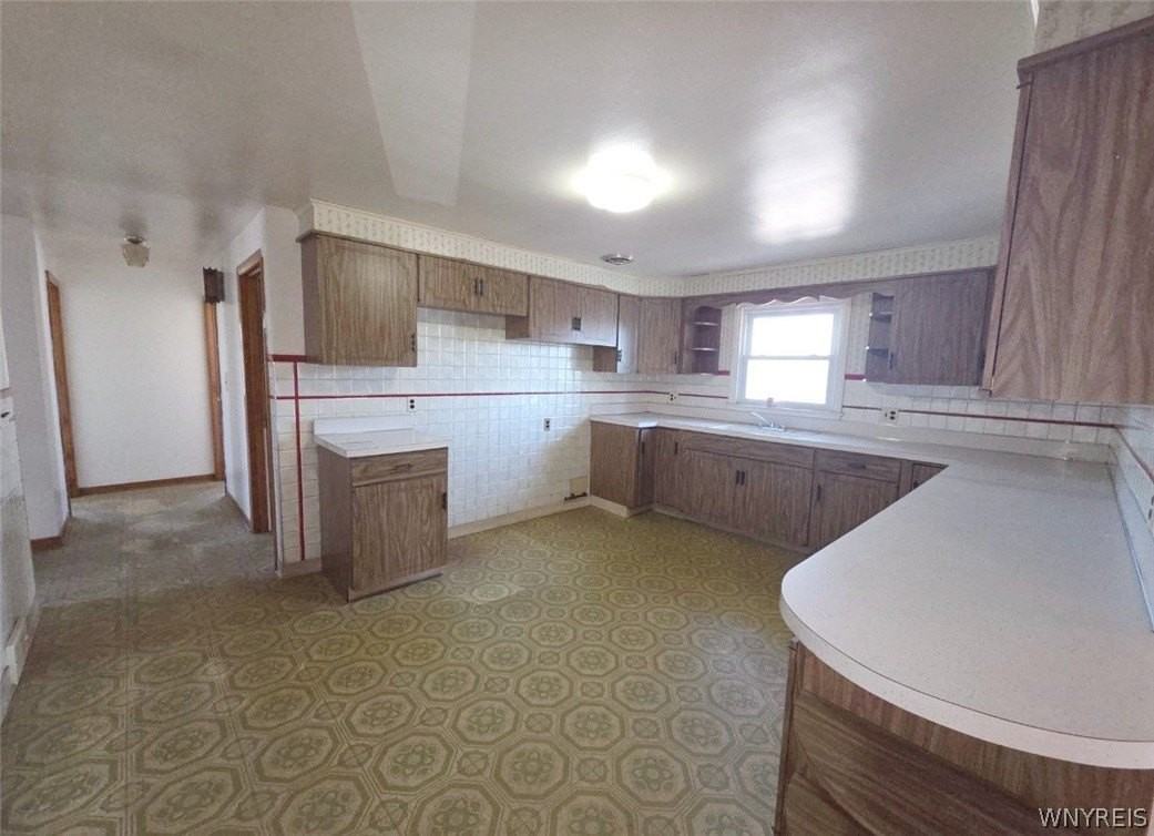 181 Willett St - Photo 7 of 21