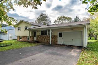 5 Adeane Dr W - Photo 1 of 1