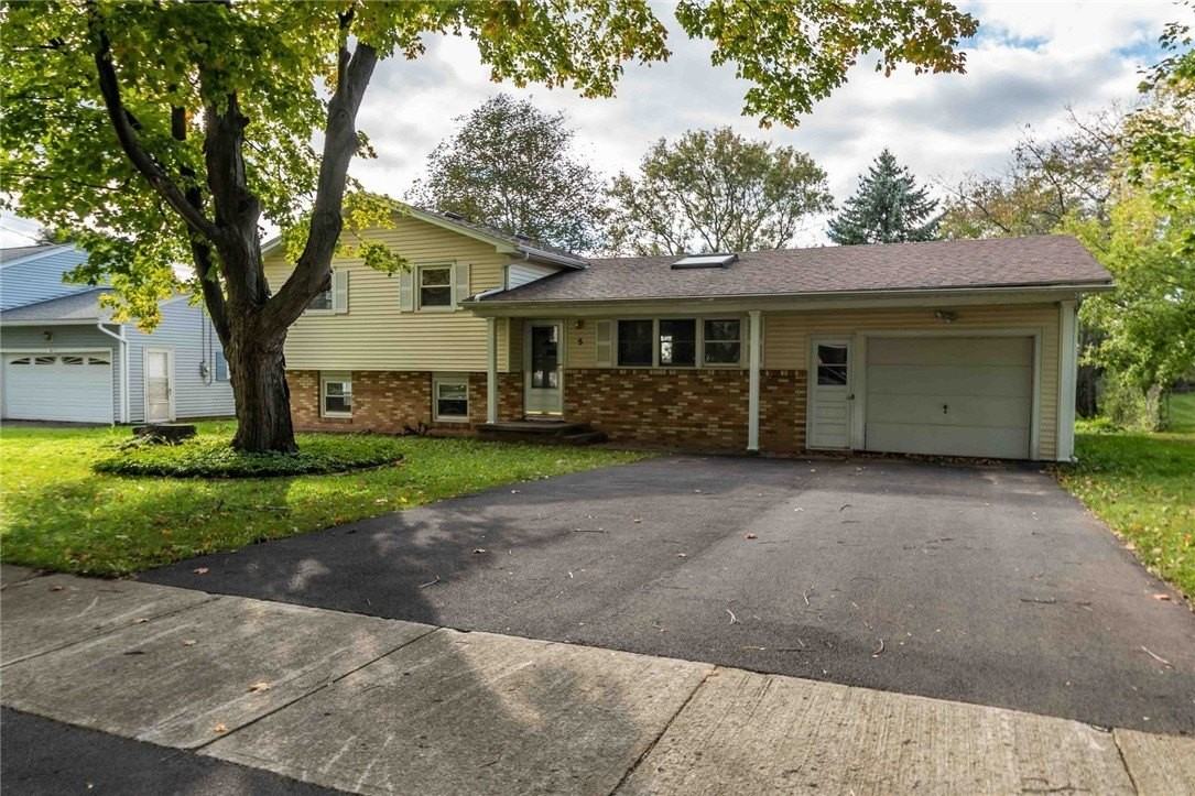 5 Adeane Dr W - Photo 2 of 24