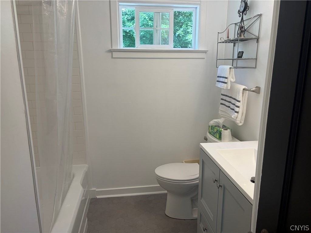 240 Ferncliff Ave - Photo 5 of 10