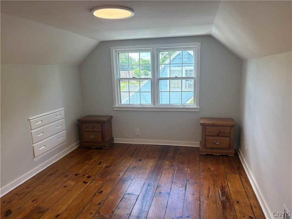 240 Ferncliff Ave - Photo 7 of 10