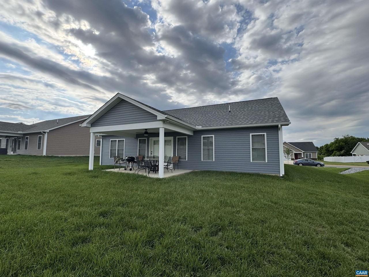 179 Langley Dr - Photo 2 of 15