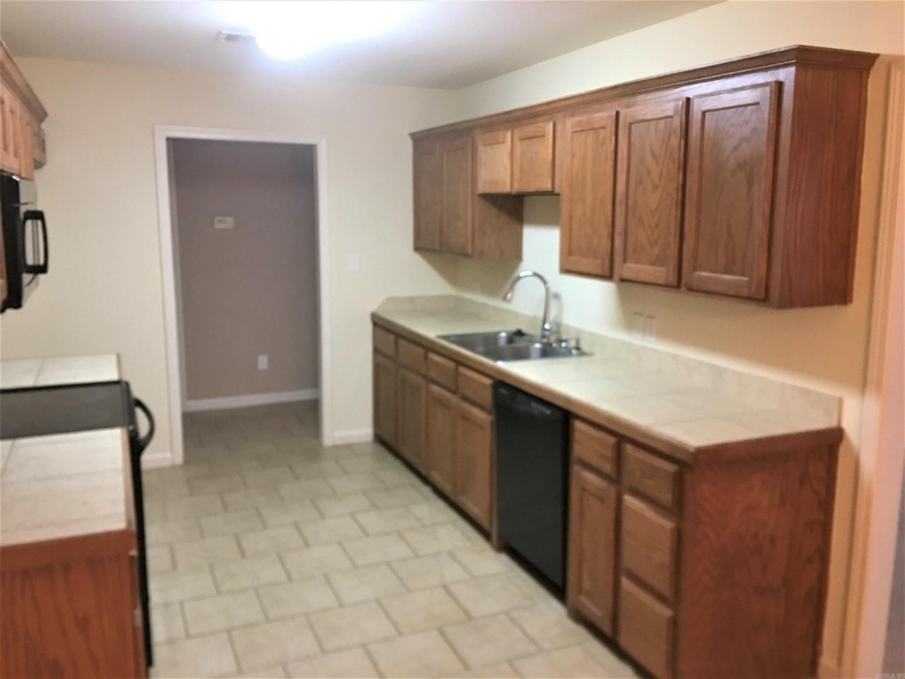 354 Meadow Creek Dr - Photo 3 of 18