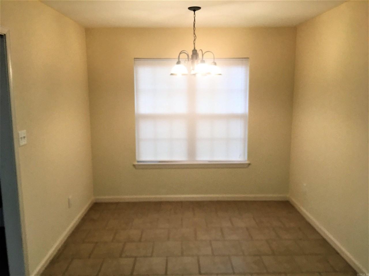 354 Meadow Creek Dr - Photo 4 of 18