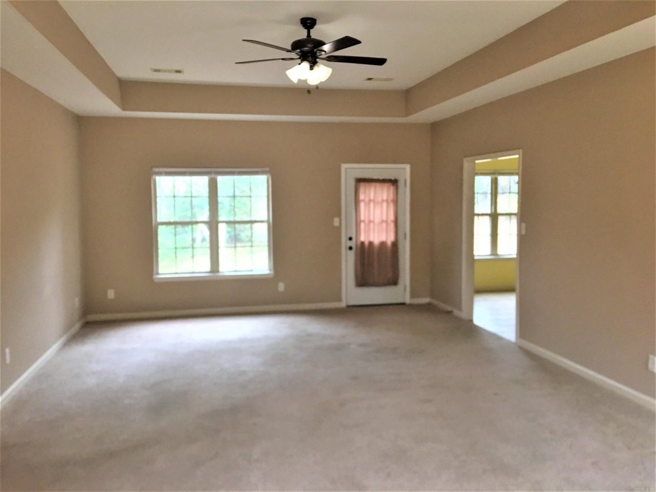 354 Meadow Creek Dr - Photo 6 of 18