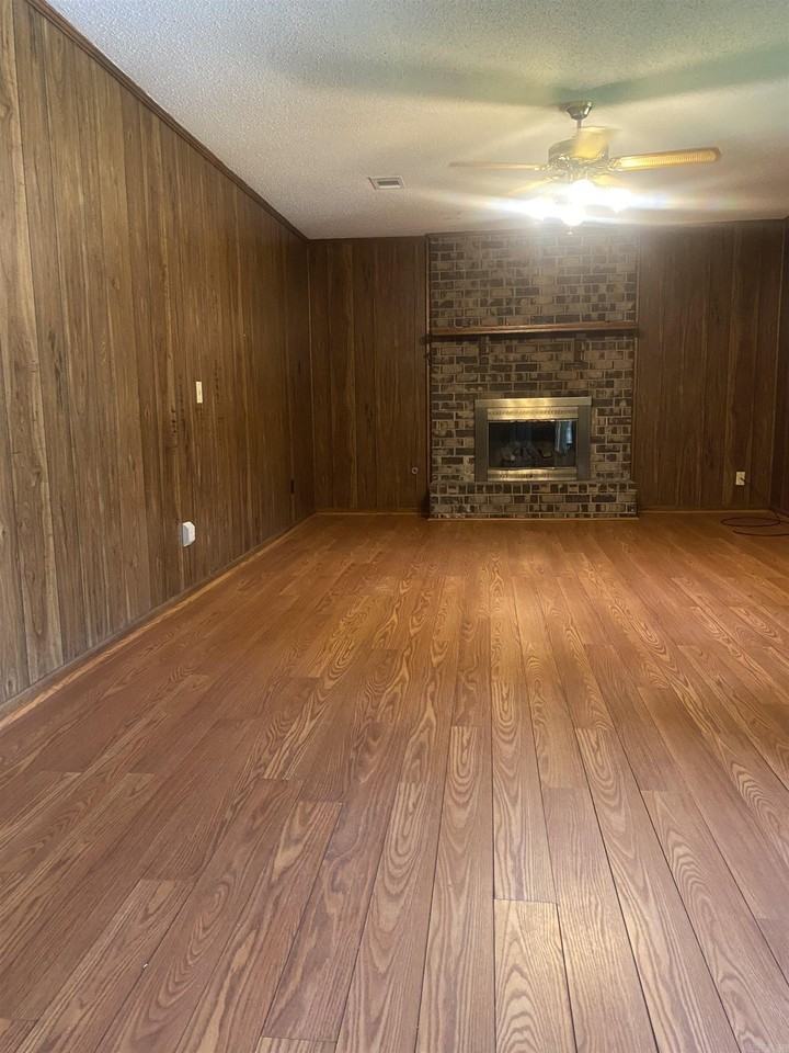 14106 Ridgewood Dr - Photo 5 of 19