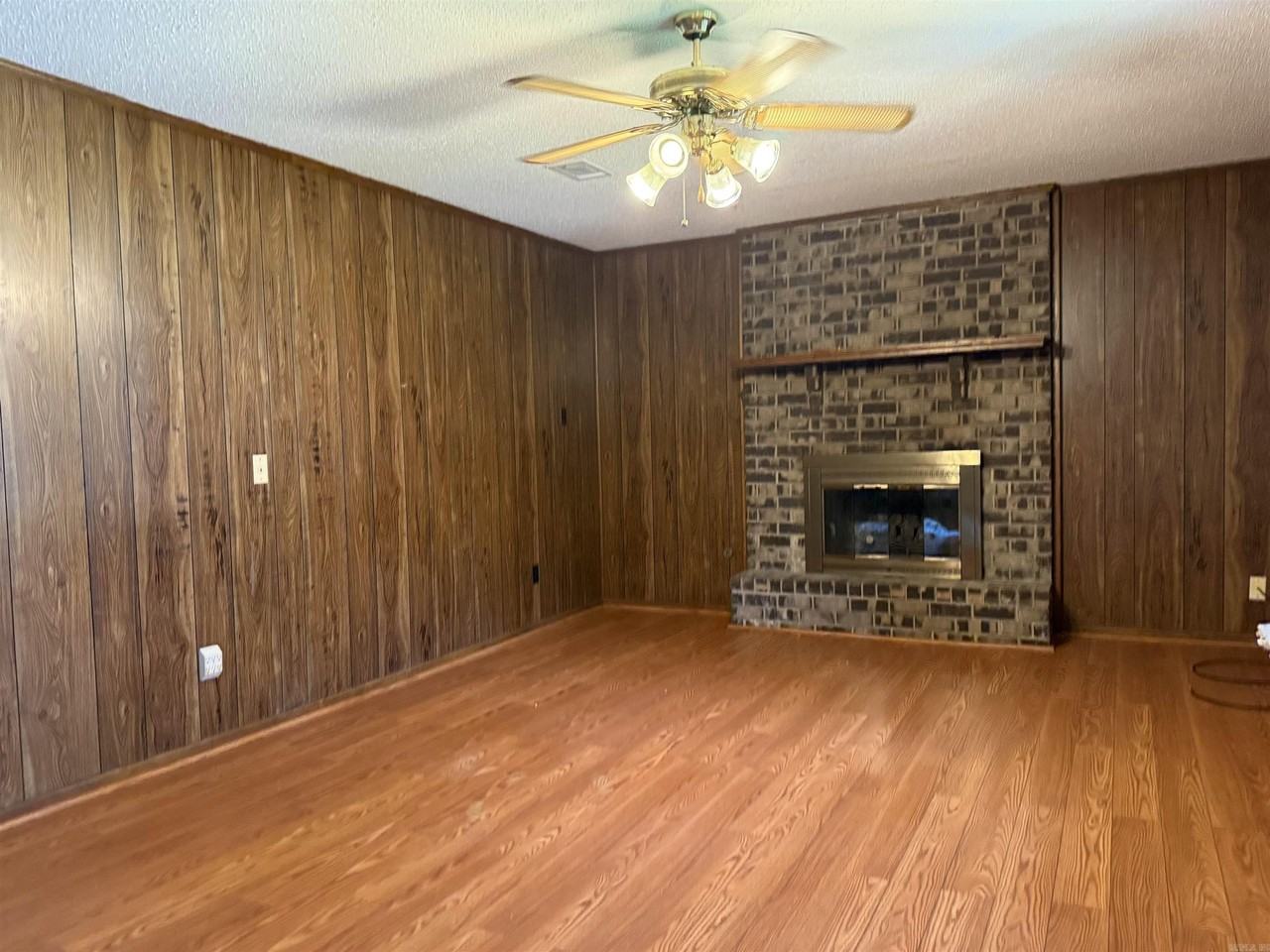 14106 Ridgewood Dr - Photo 7 of 19