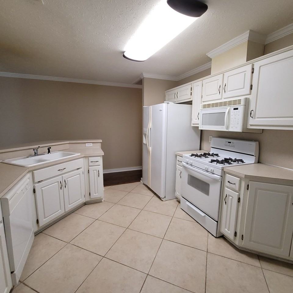 7108 Vinings Way - Photo 7 of 14