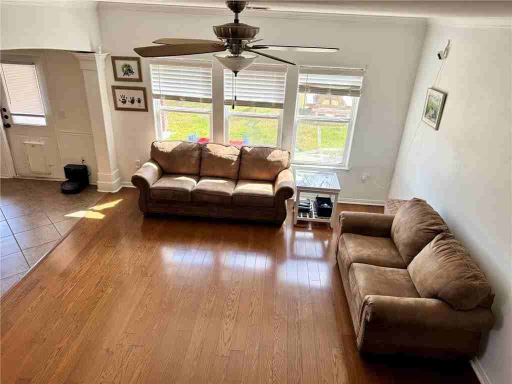 2106 Halcon St - Photo 4 of 23