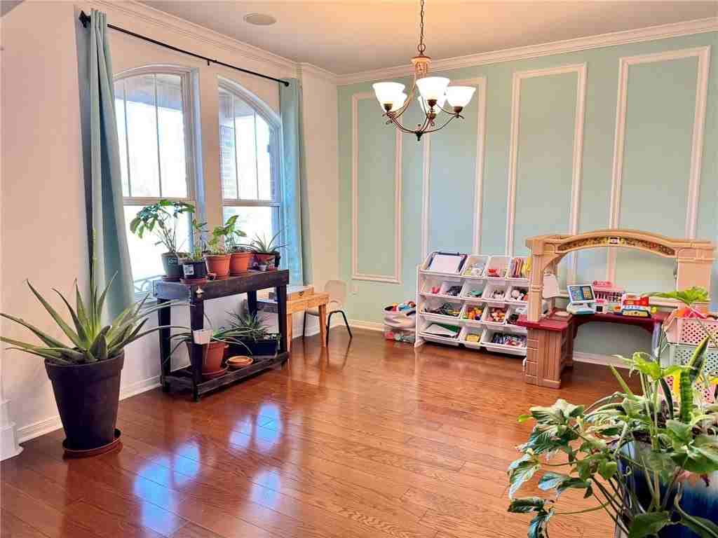 2106 Halcon St - Photo 6 of 23