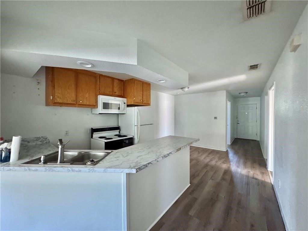 710 E C Ave - Photo 4 of 13