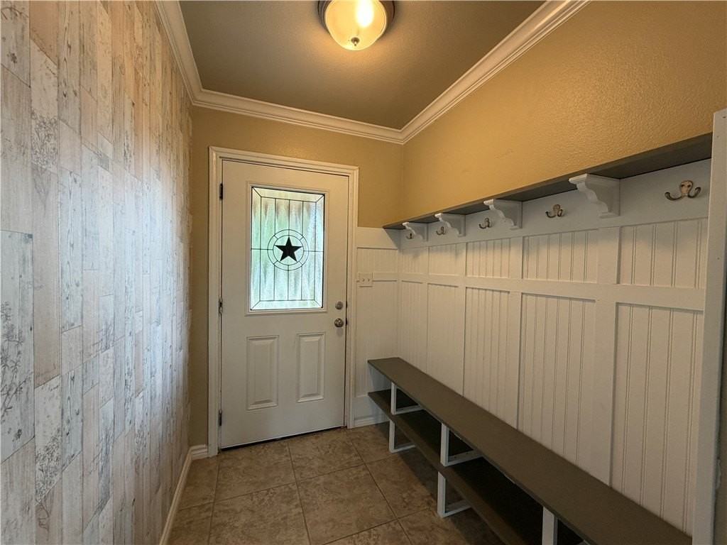 8033 Cormorant Dr - Photo 4 of 26