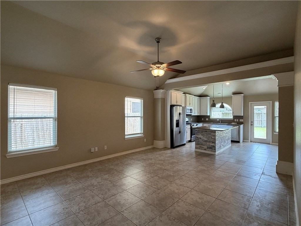 8033 Cormorant Dr - Photo 6 of 26