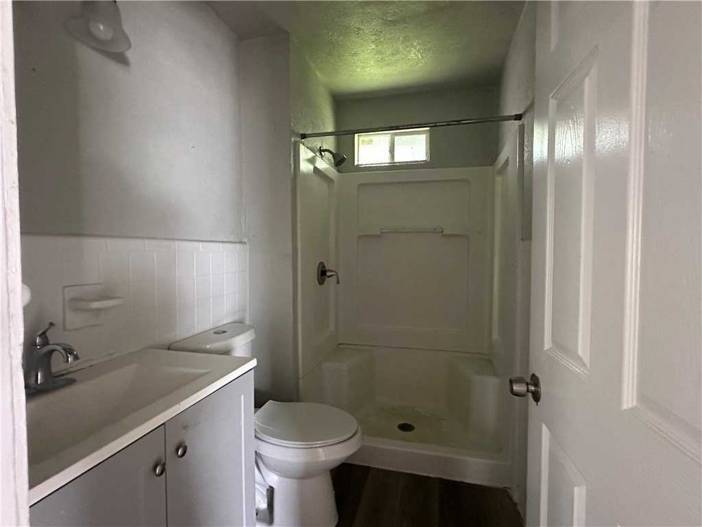 2122 Harvard St - Photo 4 of 7