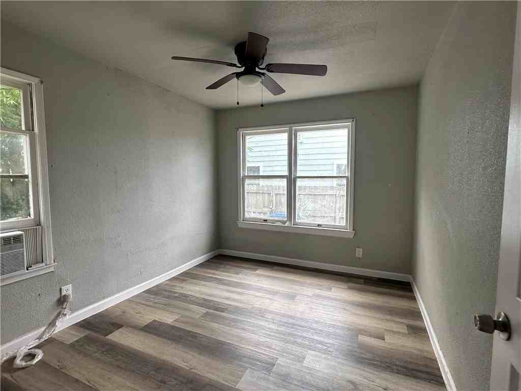 2122 Harvard St - Photo 6 of 7