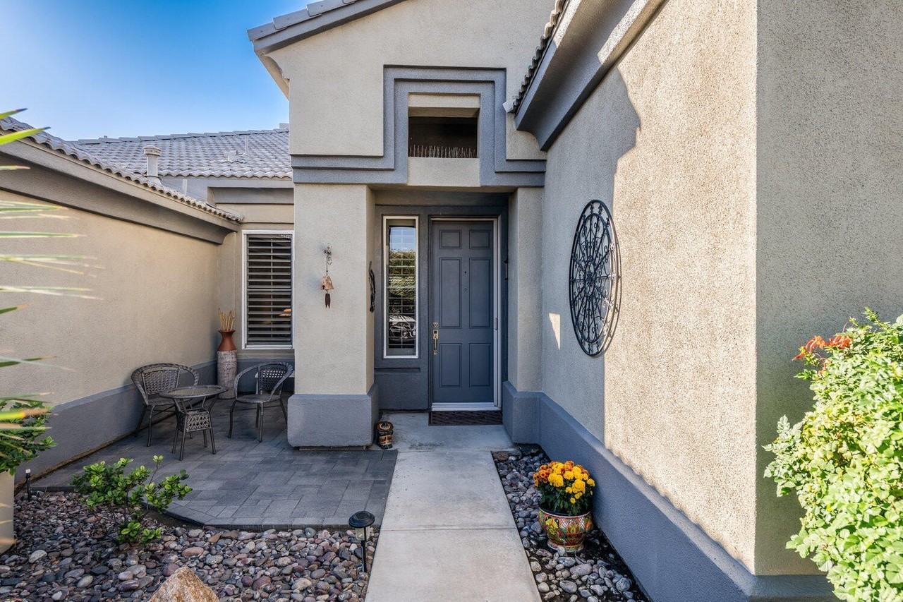 80571 Hoylake Dr - Photo 2 of 38