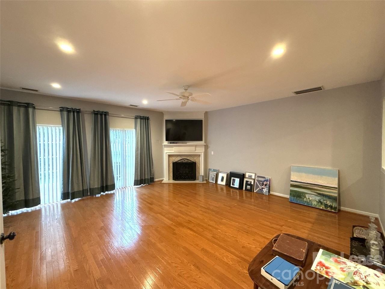 6941 Rothchild Dr - Photo 4 of 14