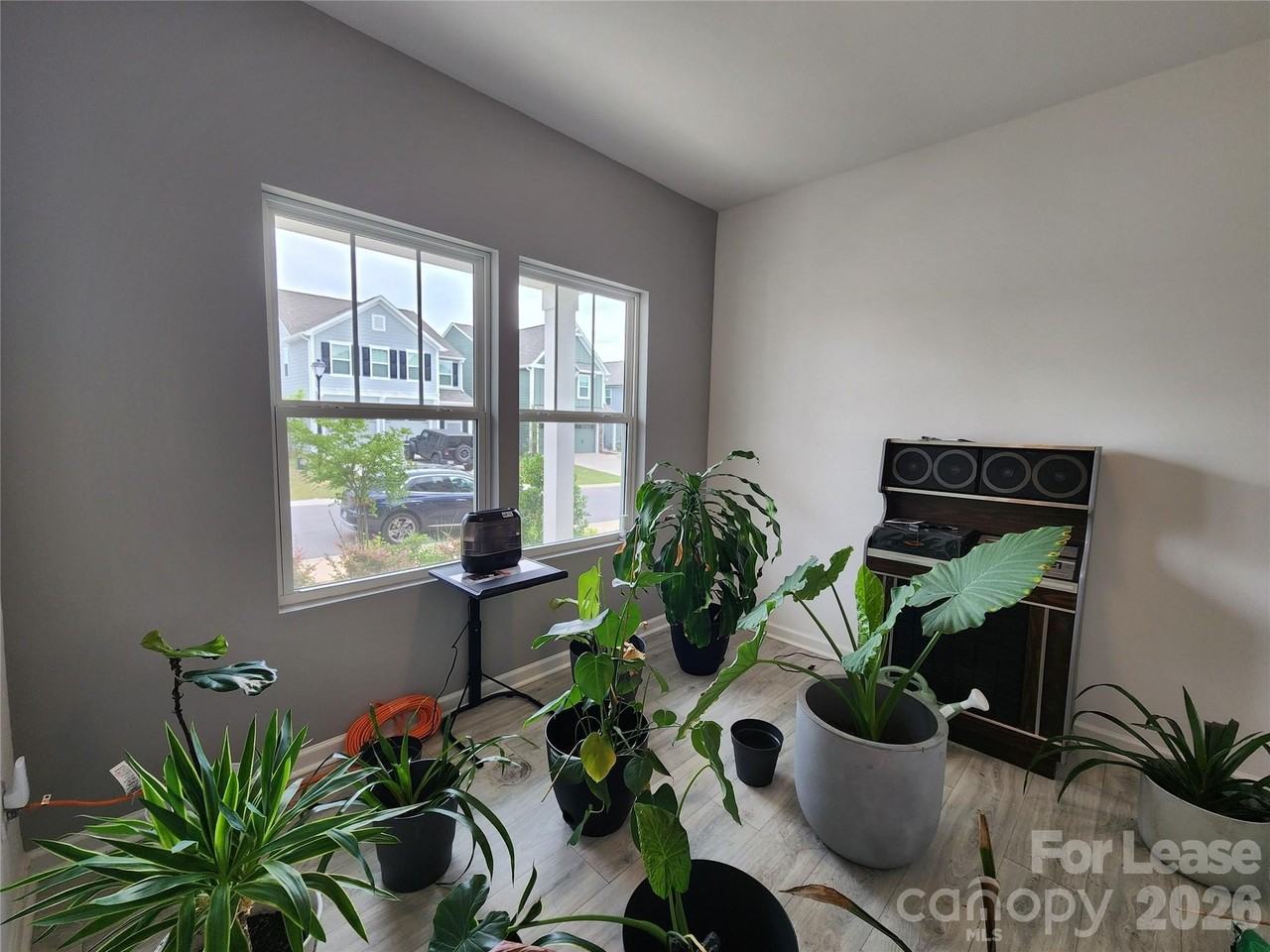 495 Switch St - Photo 2 of 16